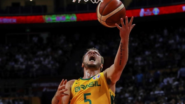 Brasil frenó a la máquina griega en el Mundial de Baloncesto