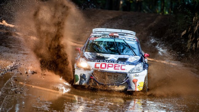 Francisco "Chaleco" López se apronta para el Gran Premio de Curicó en el Rally Mobil