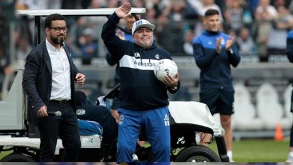 Diego Maradona se emocionó hasta las lágrimas en su presentación como técnico de Gimnasia