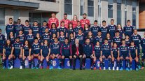 La U generó ola de comentarios por foto oficial con planteles masculino y femenino