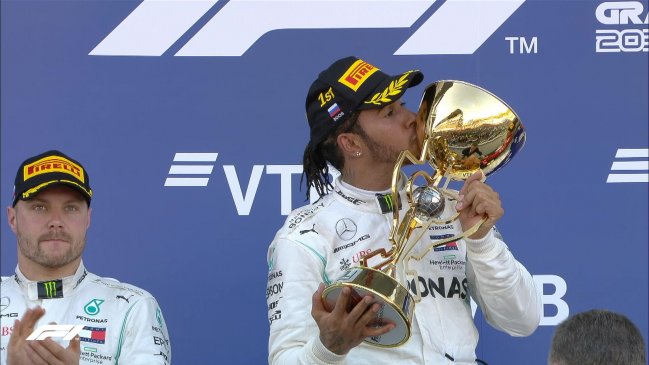 Lewis Hamilton aprovechó los fallos de Ferrari y ganó el Gran Premio de Rusia