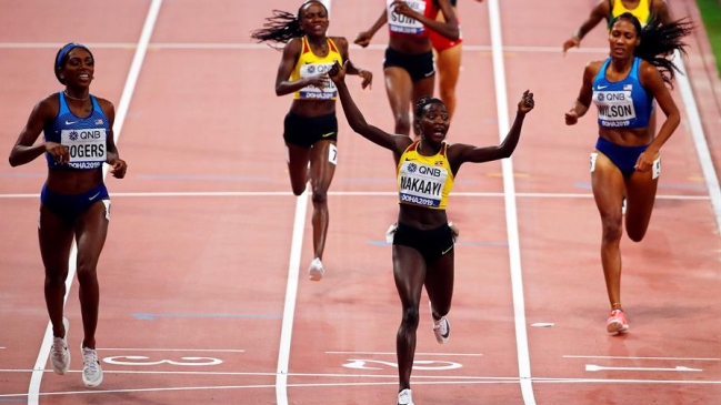 La ugandesa Nakahayi relevó a Caster Semenya como campeona mundial de 800 metros