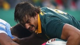 Estrella sudafricana de rugby fue acusada de abuso a un indigente