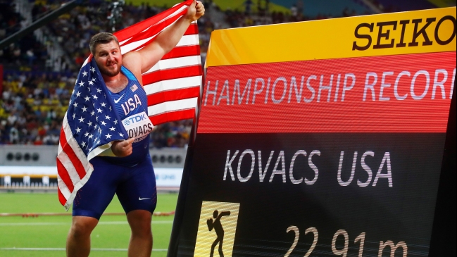 Estadounidense Joe Kovacs ganó la mejor final del lanzamiento de la bala en la historia
