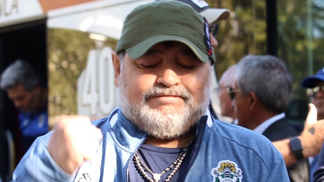Diego Maradona logró su primer triunfo al mando de Gimnasia a costa de Godoy Cruz