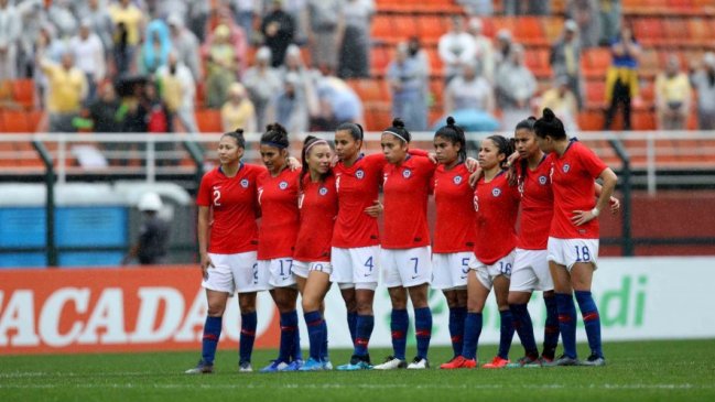 La Roja femenina choca con Uruguay en el Estadio "Germán Becker"