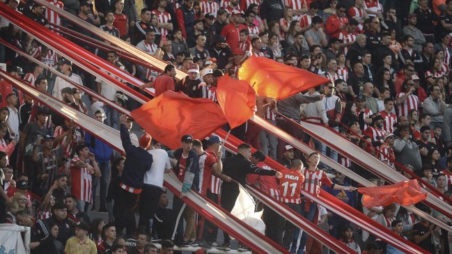 Equipo de Gonzalo Jara está de luto: Hincha de Estudiantes murió en la tribuna tras ver un partido