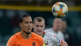 Holanda batió a Bielorrusia y mantuvo el liderato de su grupo en las clasificatorias de la Eurocopa