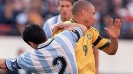 Ronaldo contó que el argentino Roberto Ayala fue el defensor que más le pegó