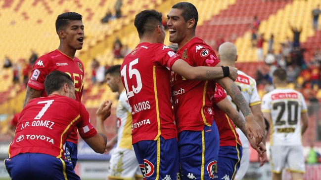 Unión Española alcanzó la zona de copas internacionales al vencer con claridad a Coquimbo