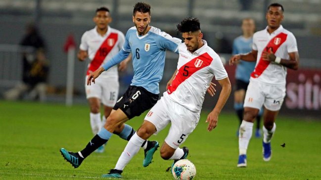 Perú fue incapaz de concretar la revancha ante Uruguay y debió conformarse con un empate