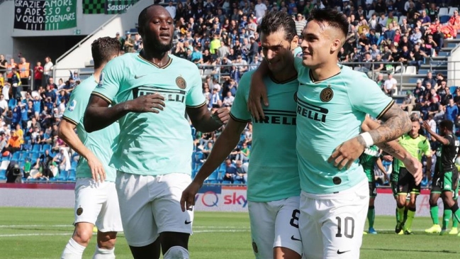 Inter de Milán derrotó a Sassuolo y se mantuvo como escolta de Juventus en la liga italiana
