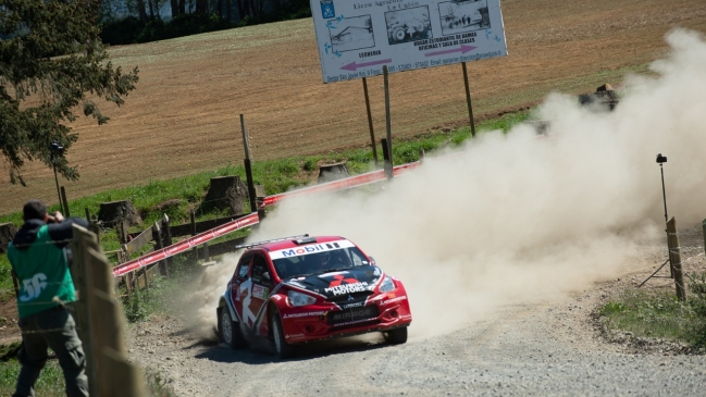 Emilio Rosselot se encaminó al título al ganar primera etapa del Rally de Río Bueno