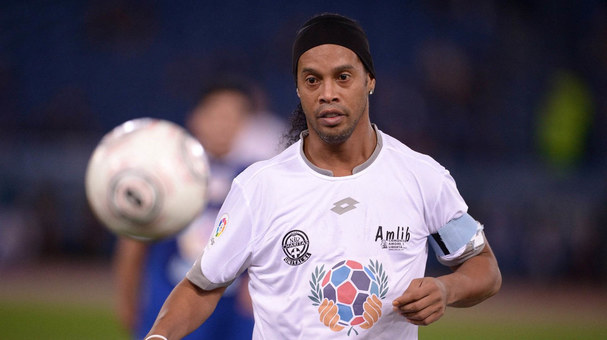 Se confirmó nueva fecha para los duelos de exhibición de Ronaldinho en Estación Central