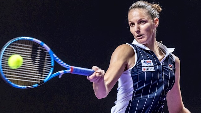 Karolina Pliskova derribó a Simona Halep y se instaló en semifinales en Shenzhen