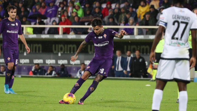 Erick Pulgar fue titular en empate de un irregular Fiorentina ante Parma