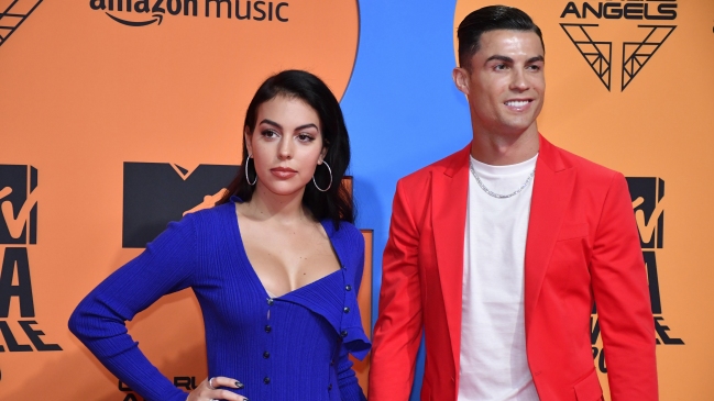 Cristiano Ronaldo se lució en la alfombra roja de los MTV Europe Music Awards
