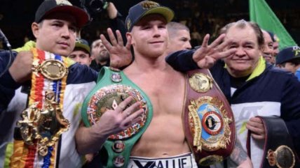 El espectacular nocaut que le dio el triunfo a "Canelo" Alvarez sobre Sergey Kovalev