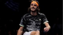 Tsitsipas exhibió un enorme nivel para eliminar a Federer en las semis de Londres