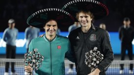 Roger Federer venció a Alexander Zverev en exhibición con récord de público en México