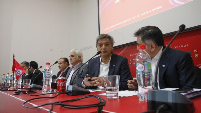 Consejo de Presidentes buscará este viernes resolver el futuro del fútbol chileno