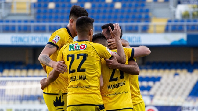 U. de Concepción celebró su permanencia en Primera División tras el término del torneo