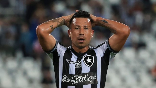 Leonardo Valencia jugó en nueva caída de Botafogo en el Brasileirao