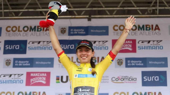 Aranza Villalón ganó la contrarreloj individual y se adueñó del liderato en la Vuelta a Colombia