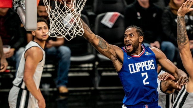 Kawhi Leonard condujo la victoria de Los Angeles Clippers sobre San Antonio Spurs