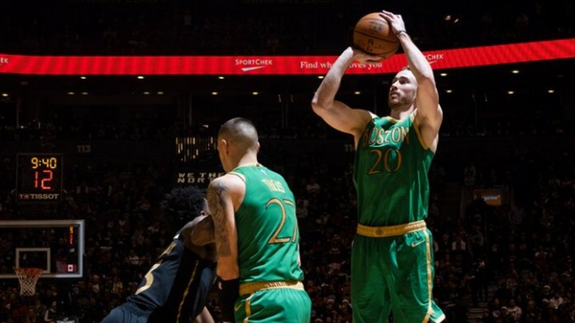Boston Celtics se exhibió ante un diezmado Toronto Raptors en la NBA
