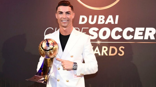 Cristiano Ronaldo se quedó con el premio Globe Soccer como mejor jugador del año