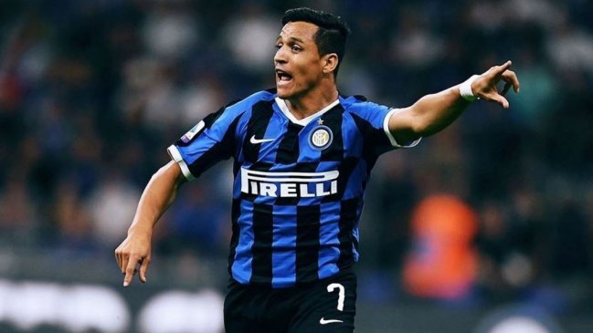 Prensa italiana aseguró que Alexis Sánchez estará en la banca para el duelo ante Napoli