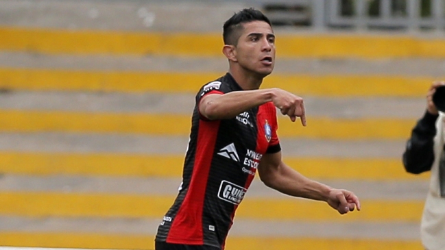 Felipe Flores renovó su contrato con Deportes Antofagasta