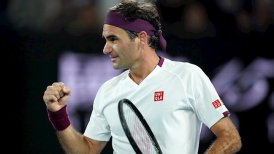 Federer remontó un complicado comienzo ante Fucsovics y avanzó a cuartos en Australia