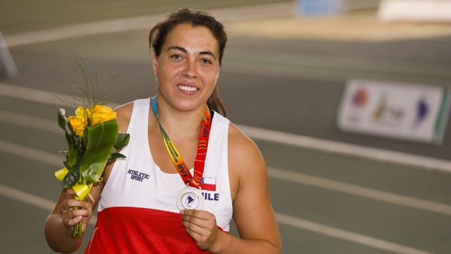 Ivana Gallardo logró medalla plata en Sudamericano de Atletismo Indoor