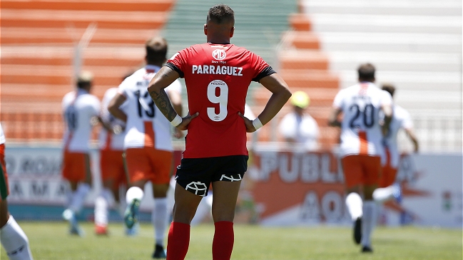 El "control" de Javier Parraguez que generó risas y críticas de los hinchas de Colo Colo