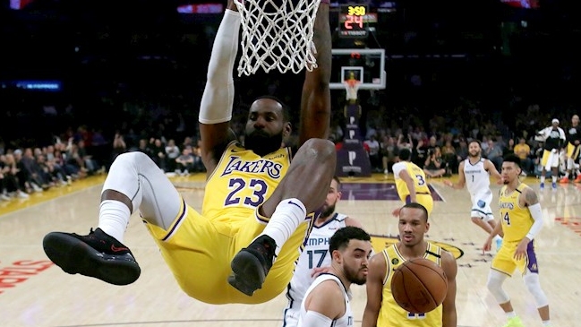LeBron James lideró victoria de Los Angeles Lakers sobre Memphis Grizzlies