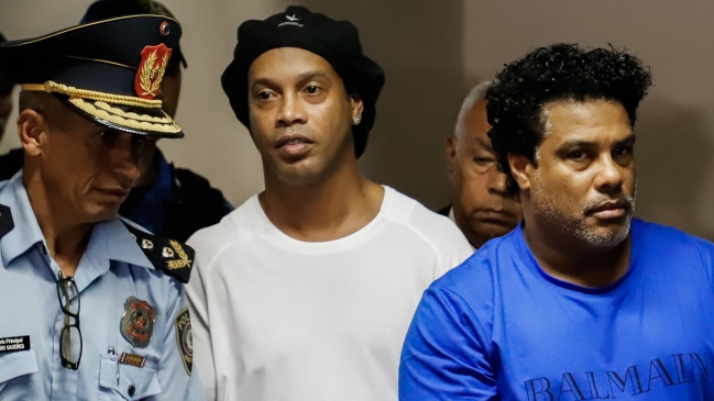 Presidente de Paraguay ordenó investigación interna ante caso Ronaldinho