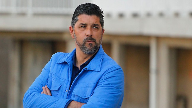 Ex técnico de Unión La Calera fue acusado de cobrarle a los jugadores