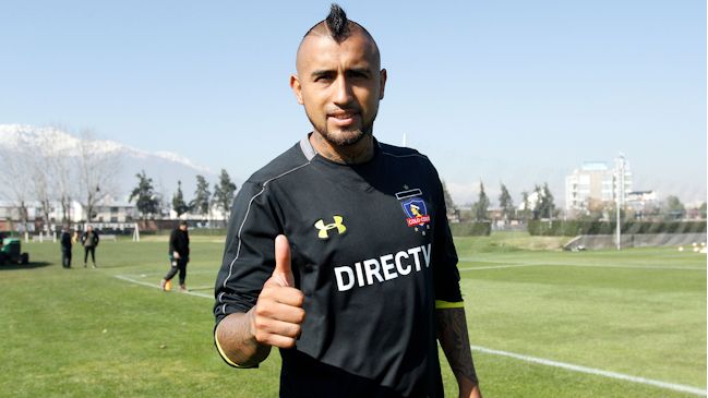 Arturo Vidal envió un saludo a su "amado Colo Colo": ¡95 años de gloria!