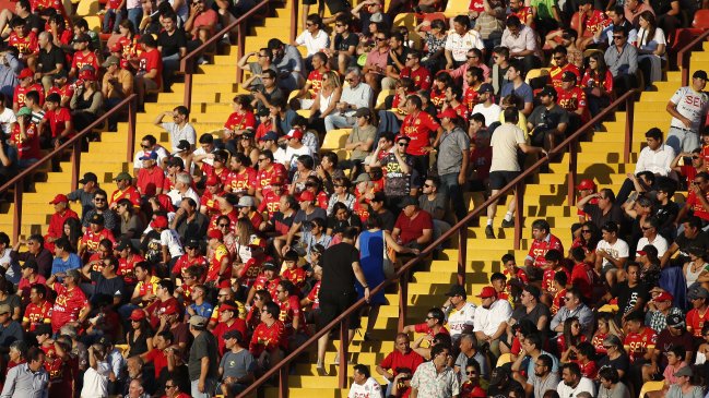 El método que analiza U. Española para el ingreso de hinchas cuando vuelva el fútbol