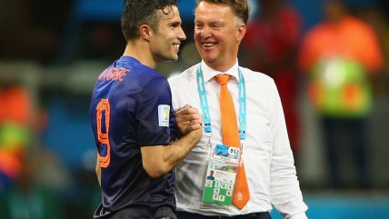 Van Persie reveló que Van Gaal lo abofeteó en el Mundial de 2014
