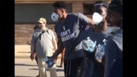 Estrella de la NBA Giannis Antetokounmpo repartió agua en protesta antirracista