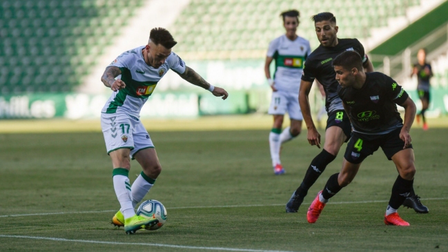 Extremadura de Gonzalo Collao igualó ante Elche en el retorno de la segunda división española