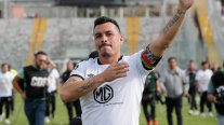 "Idolo y leyenda": Colo Colo realizó un afectuoso saludo a Esteban Paredes en su cumpleaños 40