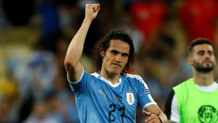 En Portugal aseguran que Edinson Cavani aceptó propuesta de Benfica