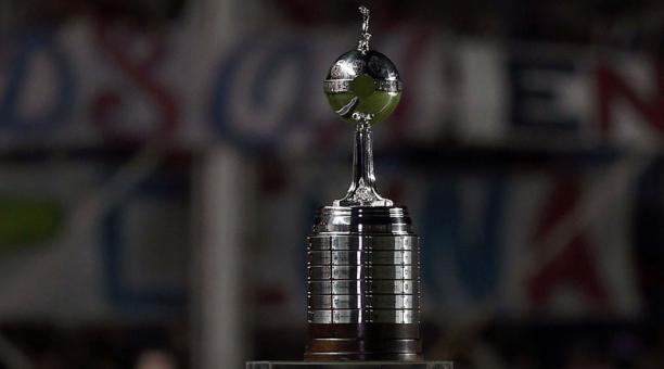 Conmebol permitirá inscribir más jugadores para las Copas Libertadores y Sudamericana