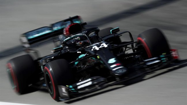 Los Mercedes de Hamilton y Bottas ampliaron su dominio en España