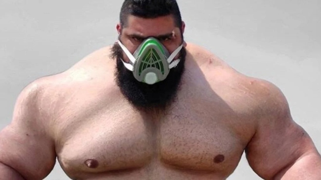 El "Hulk" iraní está listo para su primera pelea en violenta categoría de boxeo