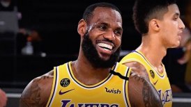 Los Angeles Lakers batió a Miami Heat y quedó a un triunfo del título de la NBA